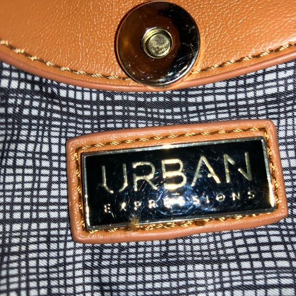 Super cute circular bag with detachable shoulder/body strap - Picture 5 of 6